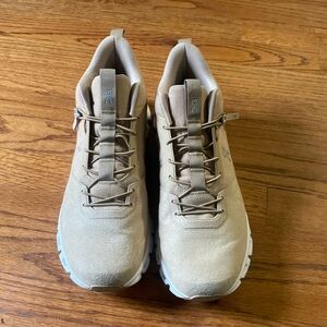 Men’s On Cloud Walking Shoe size 10.5